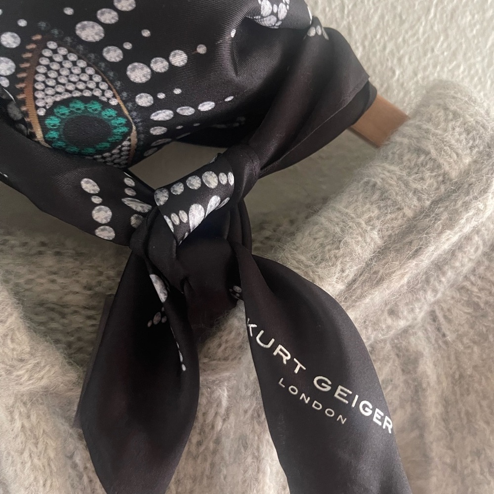 ✨Silk Bandana✨ - Picture 6 of 9
